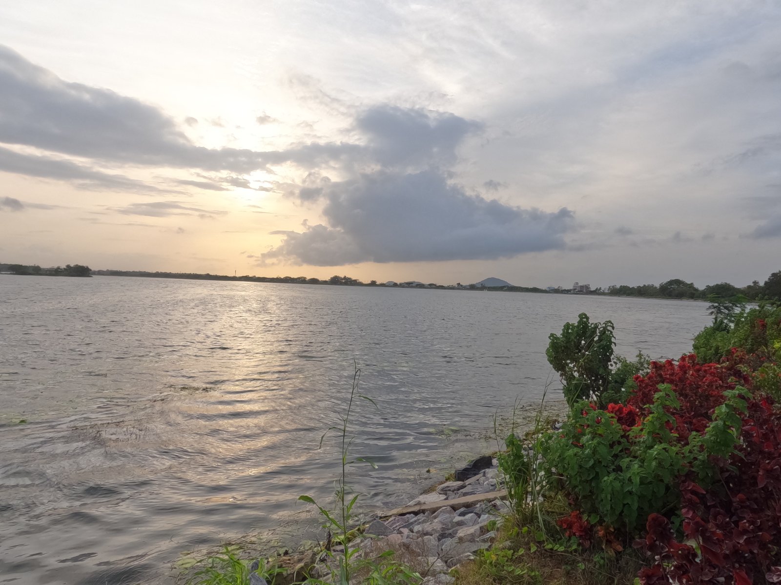 Davangere landscape - Kundavada lake and scenic beauty